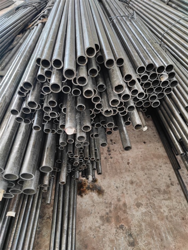 平凉精密光亮无缝钢管厂